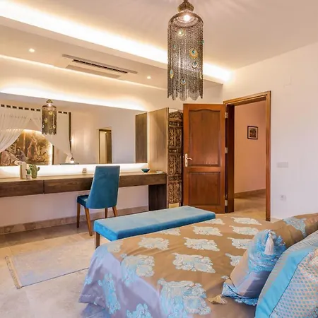 4 Bedroom Luxury -water Slide, Indoor Pool, Sauna Villa *