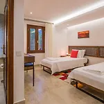 4 Bedroom Luxury -water Slide, Indoor Pool, Sauna