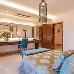 4 Bedroom Luxury -water Slide, Indoor Pool, Sauna Villa *