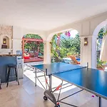 Villa 4 Bedroom Luxury -water Slide, Indoor Pool, Sauna