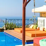 4 Bedroom Luxury -water Slide, Indoor Pool, Sauna