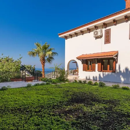 4 Bedroom Luxury -water Slide, Indoor Pool, Sauna