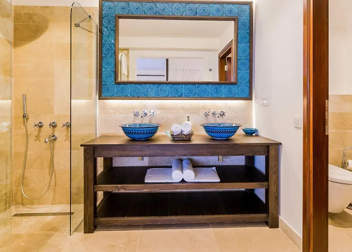 Villa 4 Bedroom Luxury -water Slide, Indoor Pool, Sauna