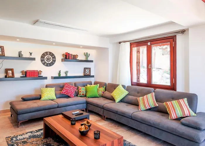 4 Bedroom Luxury -water Slide, Indoor Pool, Sauna Villa *