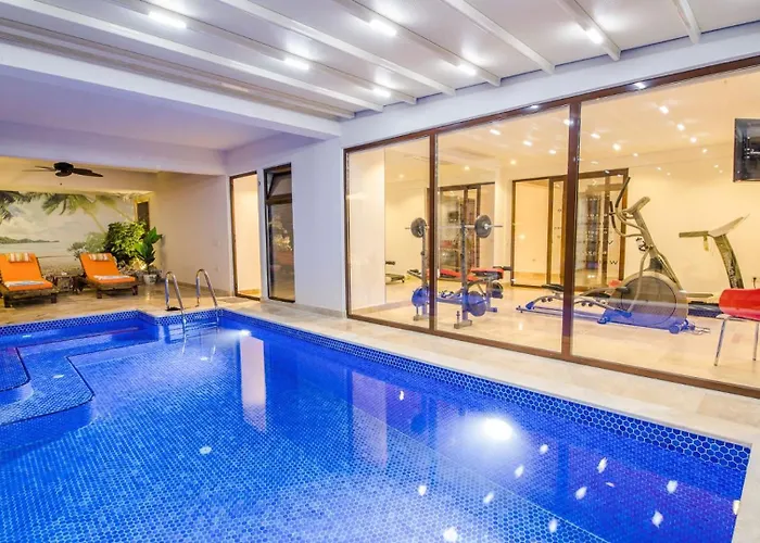 Villa 4 Bedroom Luxury -water Slide, Indoor Pool, Sauna *