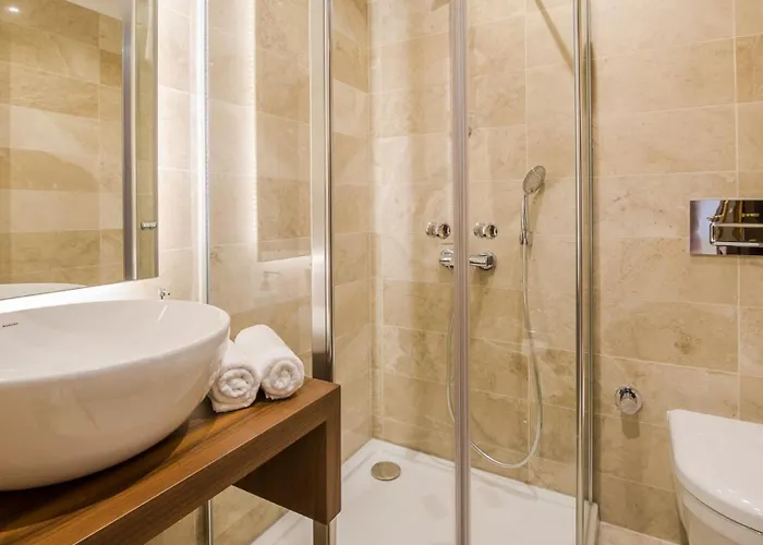 4 Bedroom Luxury -water Slide, Indoor Pool, Sauna Villa