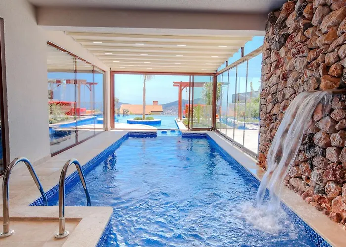Villa 4 Bedroom Luxury -water Slide, Indoor Pool, Sauna