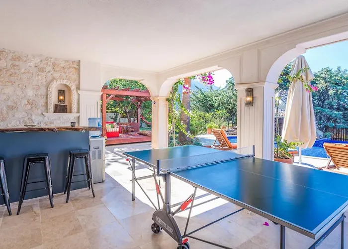 Villa 4 Bedroom Luxury -water Slide, Indoor Pool, Sauna