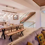 4 Bedroom Luxury -water Slide, Indoor Pool, Sauna