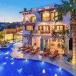빌라 4 Bedroom Luxury -water Slide, Indoor Pool, Sauna 칼칸