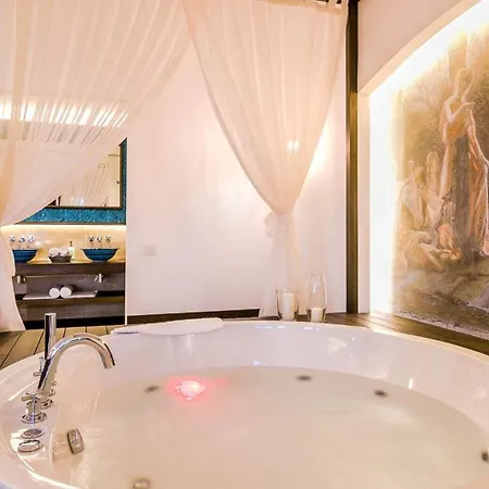 4 Bedroom Luxury -water Slide, Indoor Pool, Sauna
