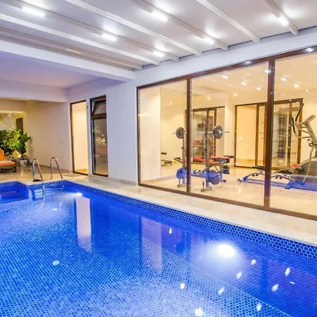 Villa 4 Bedroom Luxury -water Slide, Indoor Pool, Sauna *